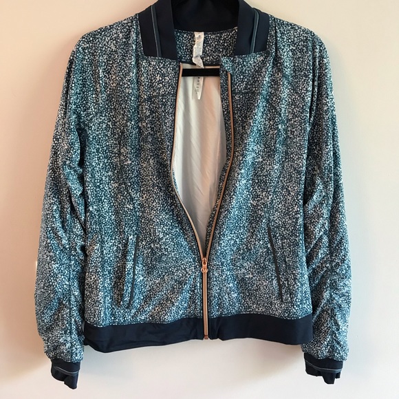 Lululemon size 6 Jacket - Picture 2 of 8